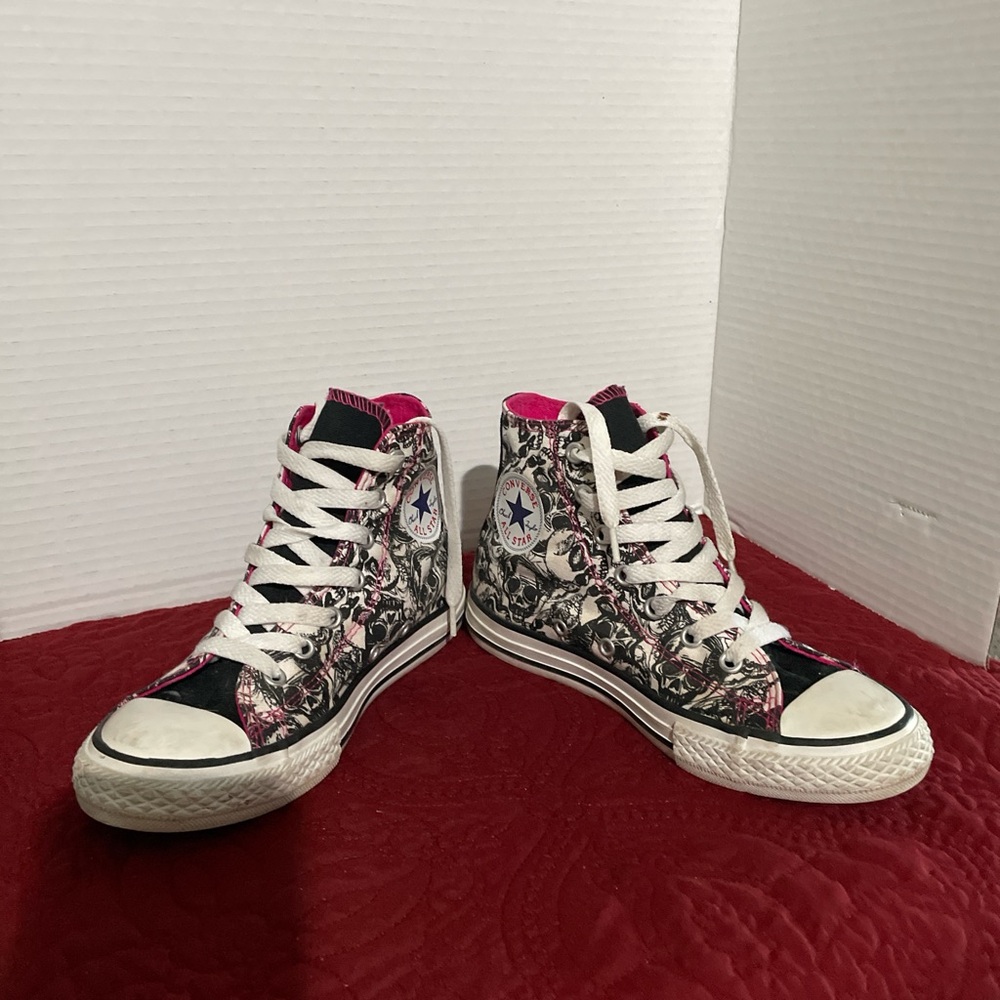 Converse Skull Print High-Tops in Black and Pink
